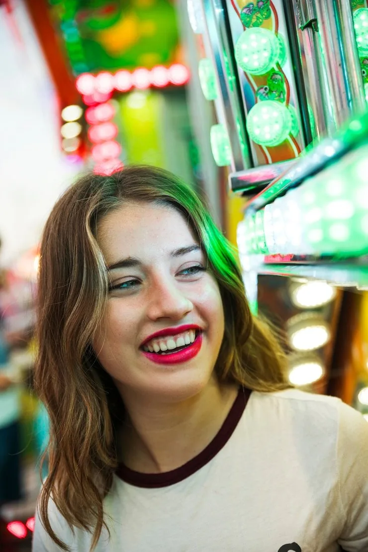 bet990 Live Tables, Slots and Crash Games in One Place